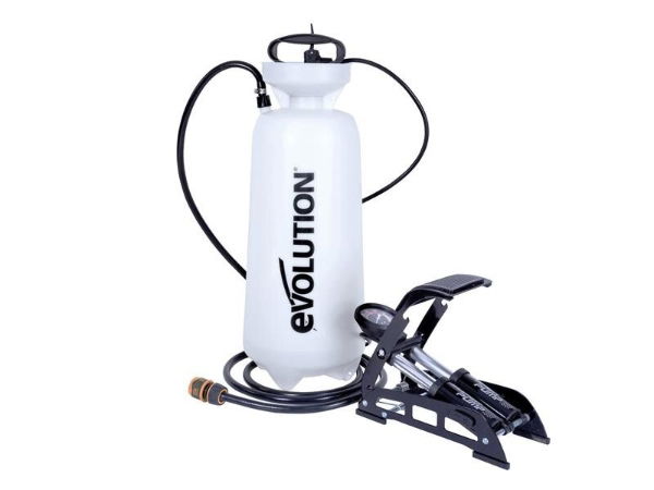 PRESSURISED WATER BOTTLE WITH FOOT PUMP 15 LITRE